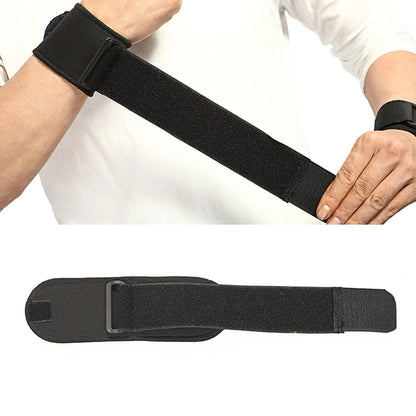 Adjustable soft wristbands provide excellent wrist support during gym sports. these wristbands ensure maximum comfort and breathability