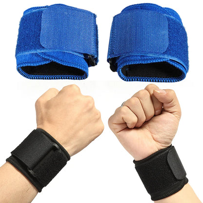 Adjustable soft wristbands provide excellent wrist support during gym sports. these wristbands ensure maximum comfort and breathability